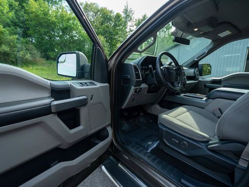 Used 2016 Ford F150 XLT w/ Equipment Group 301A Mid AWD/4WD image 10