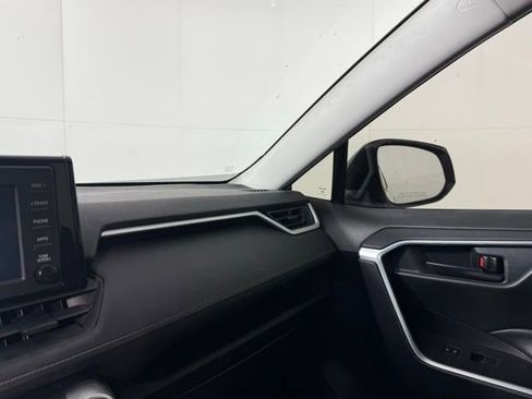 Used 2019 Toyota RAV4 LE image 16