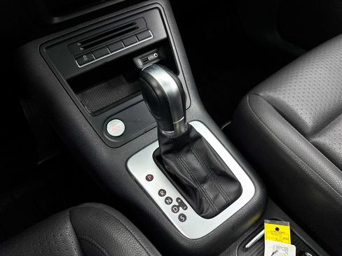 Used 2017 Volkswagen Tiguan Wolfsburg Edition FWD image 22