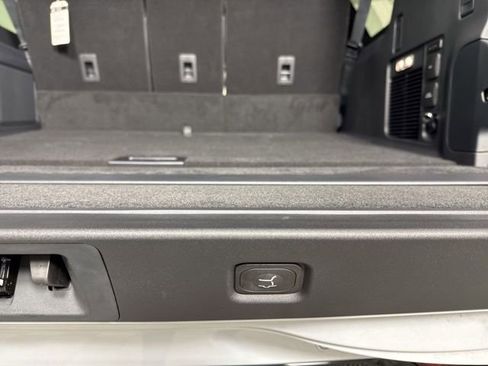 New 2025 Lincoln Navigator L Reserve w/ Jet Appearance Package image 32