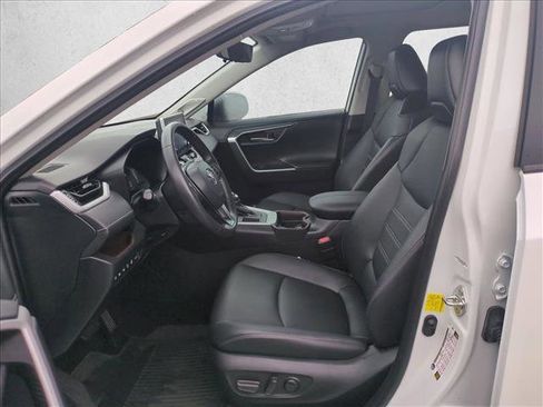 Used 2021 Toyota RAV4 Limited image 24