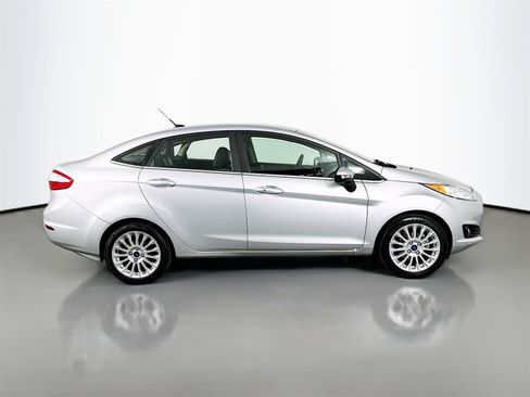Used 2015 Ford Fiesta Titanium image 8