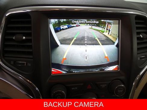 Used 2018 Jeep Grand Cherokee Limited AWD/4WD image 18
