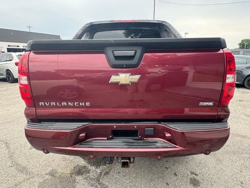 Used 2009 Chevrolet Avalanche LT w/ Convenience Package #1 AWD/4WD image 6