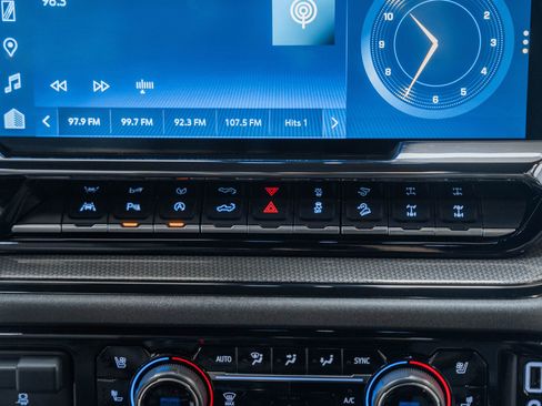 Used 2024 Chevrolet Silverado 1500 ZR2 image 29