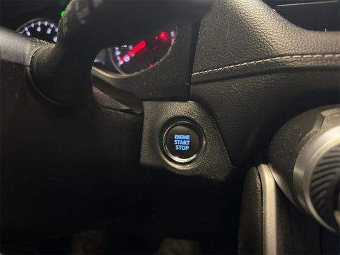 Used 2022 Toyota RAV4 XLE w/ Convenience Package image 30