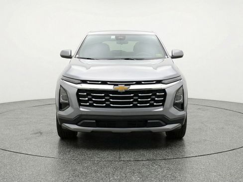 Used 2025 Chevrolet Equinox LT image 2