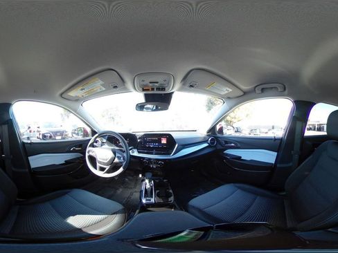 Used 2025 Chevrolet Trax LT image 43