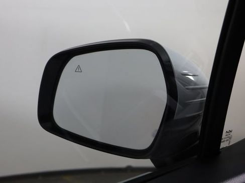 Used 2025 Kia Sorento S FWD image 35