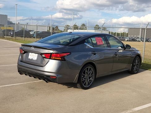 Certified 2024 Nissan Altima 2.0 SR image 5