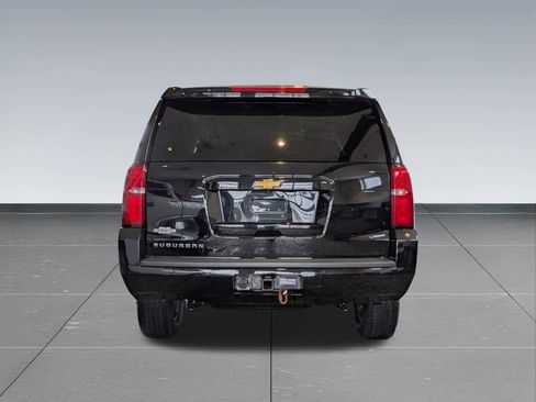 Used 2018 Chevrolet Suburban LT image 5