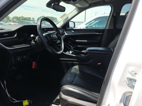 Used 2021 Jeep Grand Cherokee L Limited AWD/4WD image 4