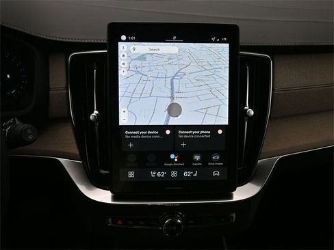 New 2026 Volvo XC90 B6 Plus w/ Protection Package Premier image 18