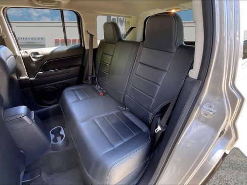 Used 2016 Jeep Patriot High Altitude AWD/4WD image 23