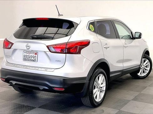 Used 2017 Nissan Rogue Sport S w/ S Appearance Package AWD/4WD image 13