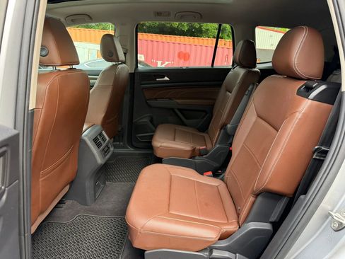 Used 2022 Volkswagen Atlas SEL AWD/4WD image 16