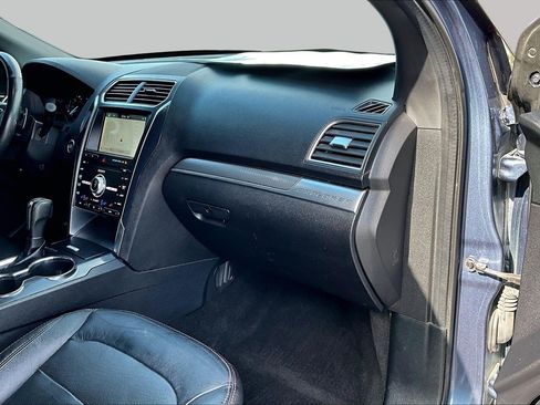 Used 2019 Ford Explorer Sport w/ Equipment Group 401A AWD/4WD image 15