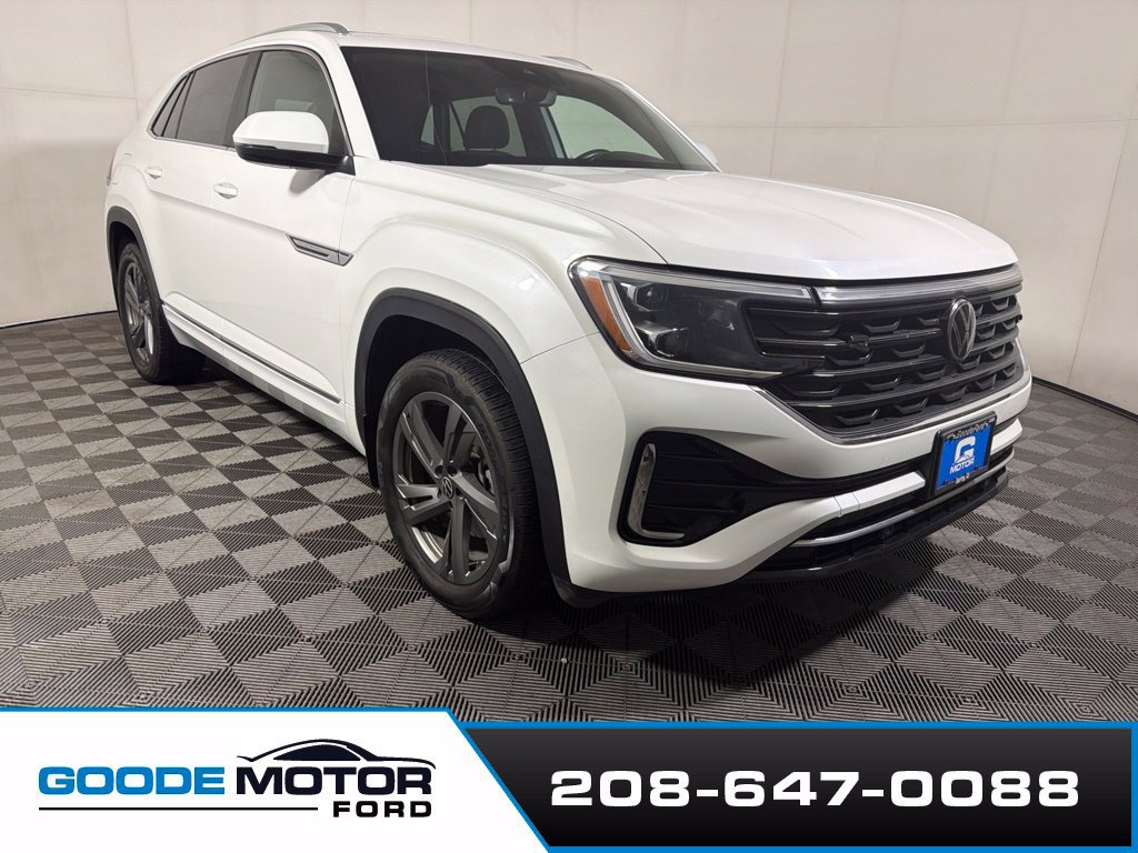Used 2024 Volkswagen Atlas Cross Sport SEL R-Line AWD/4WD image 2