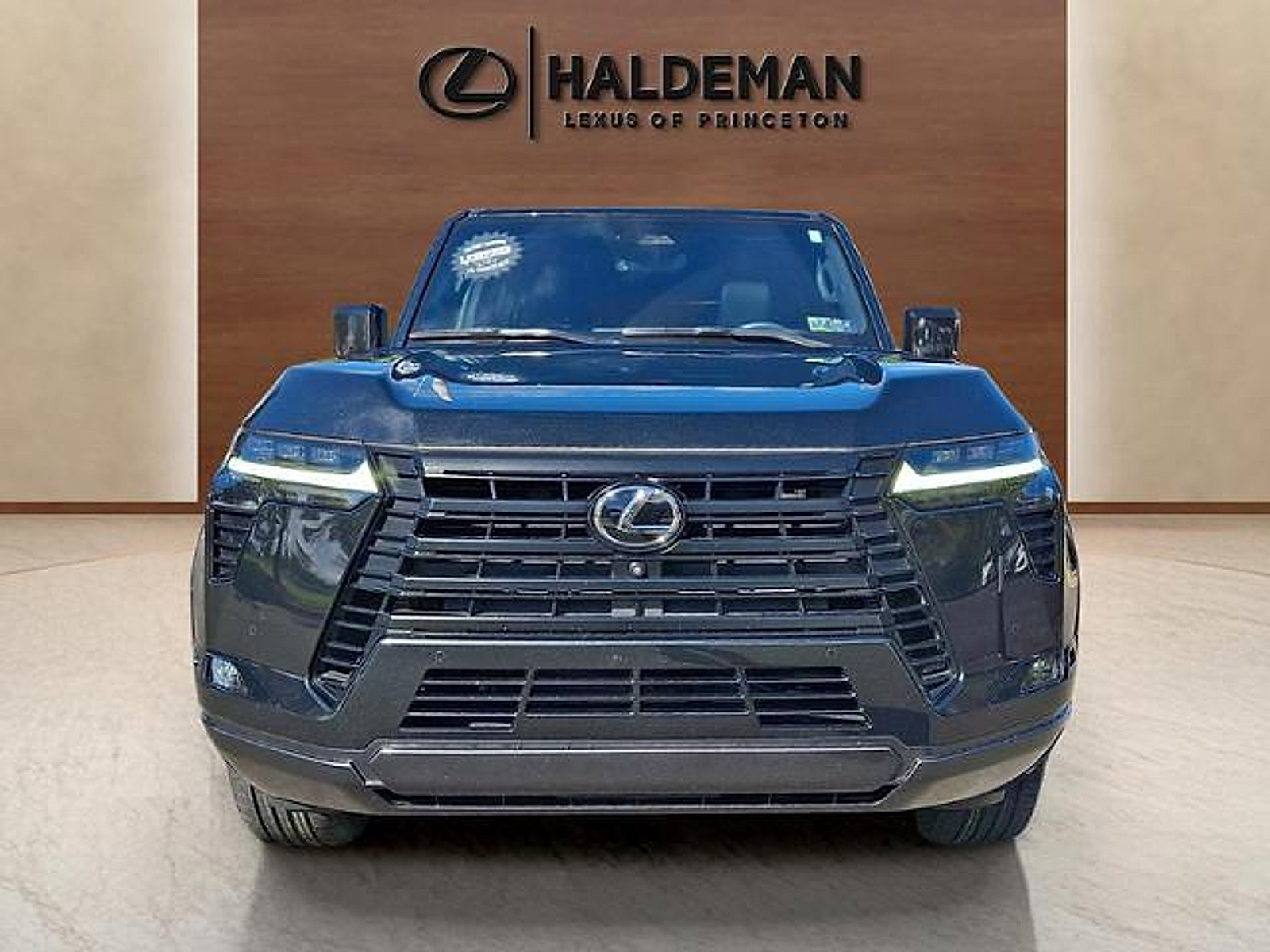 Certified 2024 Lexus GX 550 w/ Accessory Package (Z1) AWD/4WD image 2
