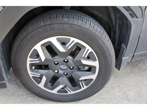Certified 2025 Subaru Forester AWD/4WD image 26