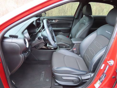 Certified 2024 Kia Forte GT-Line FWD image 19