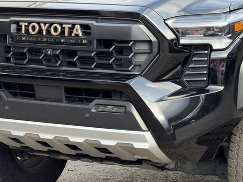Used 2024 Toyota Tacoma Trailhunter image 8