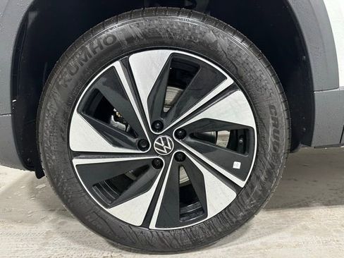 New 2026 Volkswagen Taos SE AWD/4WD image 21