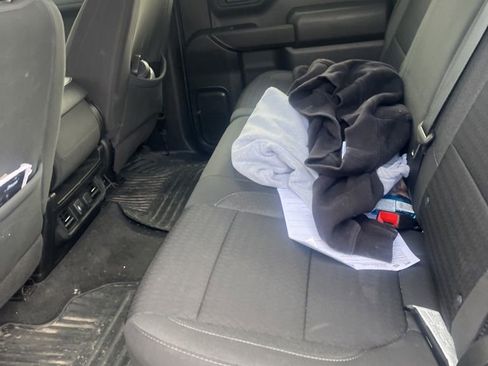 Used 2022 Chevrolet Silverado 1500 LT image 12