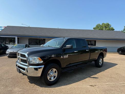 Used 2018 RAM 2500 SLT AWD/4WD image 3