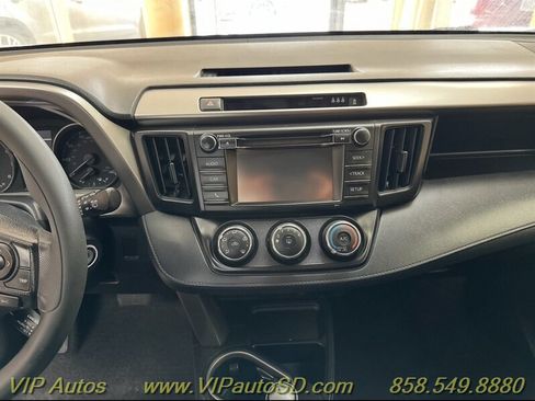 Used 2018 Toyota RAV4 LE image 6