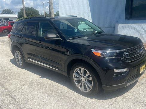 Certified 2023 Ford Explorer XLT w/ Equipment Group 202A AWD/4WD image 2