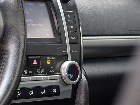 Used 2012 Toyota Camry SE FWD image 16