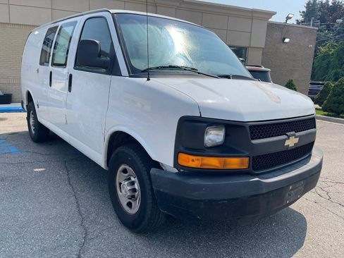 Used 2012 Chevrolet Express 3500 RWD image 3
