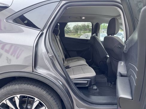 Used 2022 Ford Escape SE w/ SE Sport Appearance Package image 15