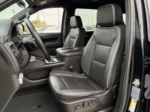 Used 2023 GMC Yukon SLT image 28