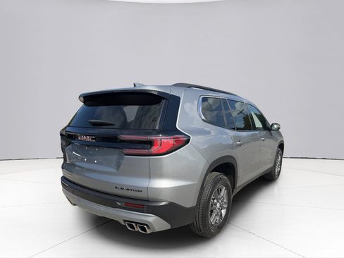 Used 2025 GMC Acadia Elevation AWD/4WD image 5