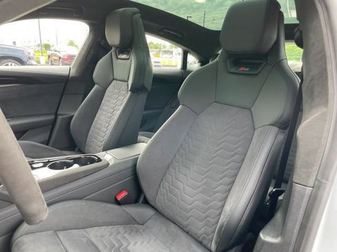 Used 2024 Audi RS e-tron GT w/ Carbon Performance Package AWD/4WD image 27