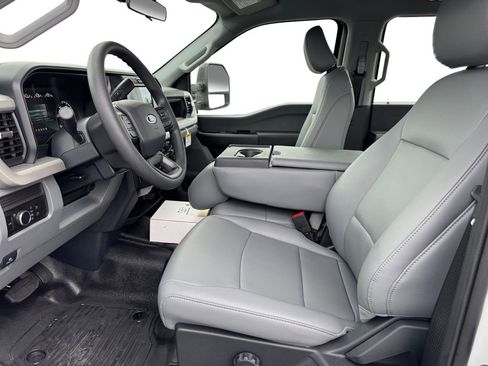 New 2025 Ford F550 4x4 Crew Cab Super Duty image 9