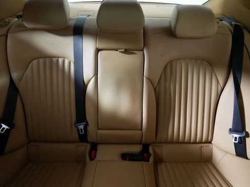 Used 2022 Genesis G70 2.0T w/ Prestige Package image 13