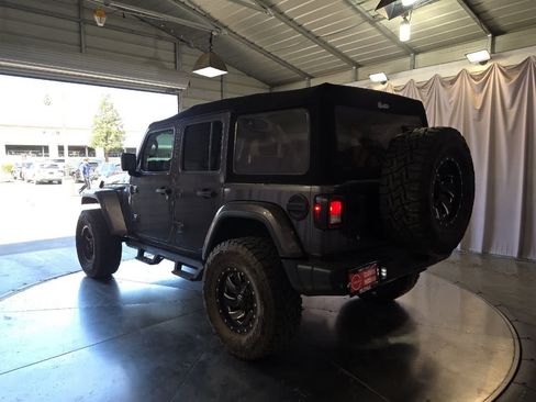 Used 2019 Jeep Wrangler Unlimited Sahara AWD/4WD image 3