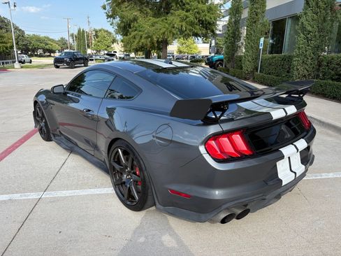 Used 2021 Ford Mustang Shelby GT500 w/ Carbon Fiber Track Pack RWD image 5