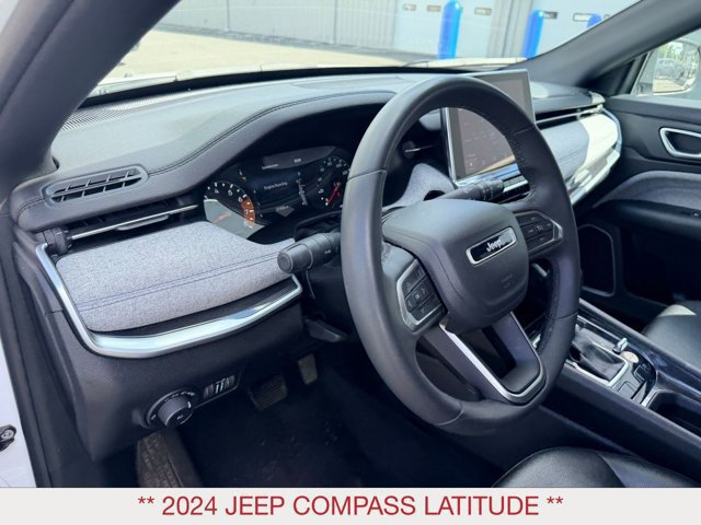 Used 2024 Jeep Compass Latitude AWD/4WD image 10