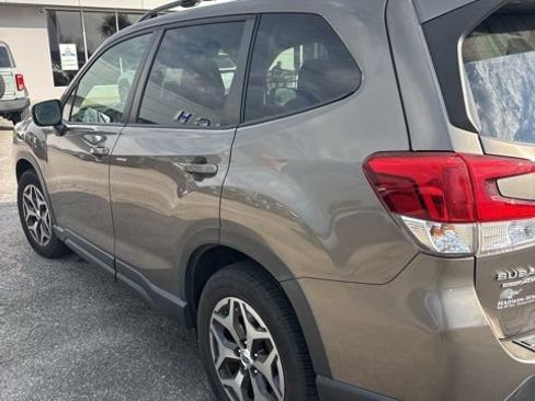 Used 2019 Subaru Forester Premium image 5