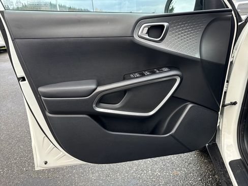 New 2025 Kia Soul S image 18