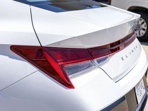 Used 2025 Hyundai Elantra SEL FWD image 10