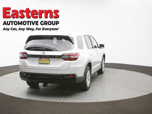 Used 2023 Honda Pilot LX image 39