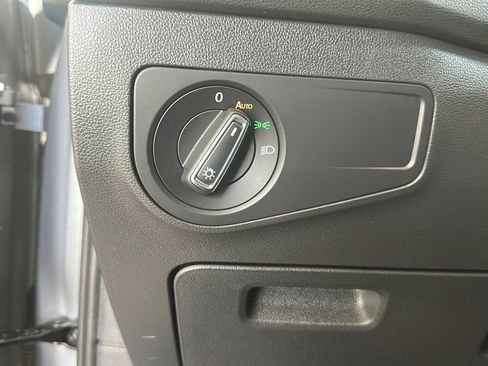 Used 2024 Volkswagen Tiguan SE R-Line image 28