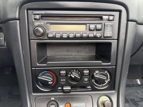 Used 1999 MAZDA MX-5 Miata 10th Anniversary Edition image 19