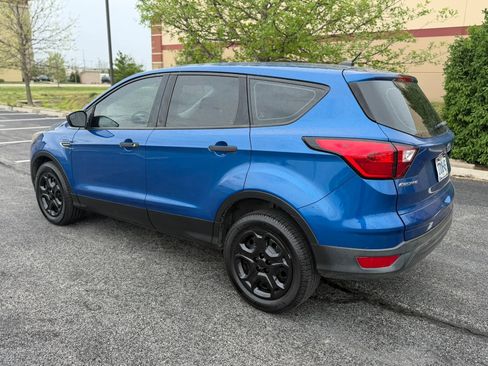 Used 2019 Ford Escape S image 3