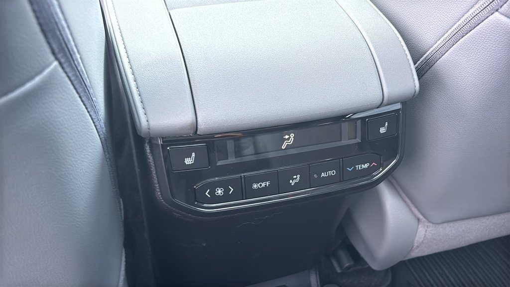 New 2026 Toyota Highlander Platinum AWD/4WD image 9